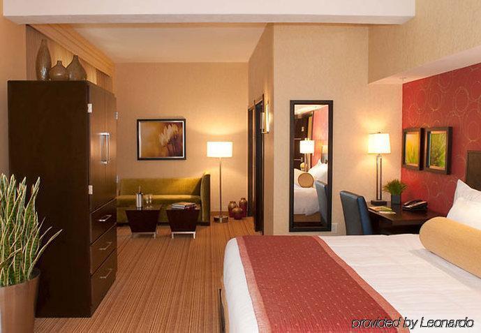 Hotel Courtyard By Marriott Tulsa Downtown Esterno foto